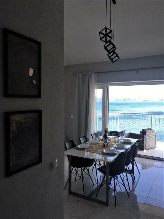 Larum Apartment Zavala
